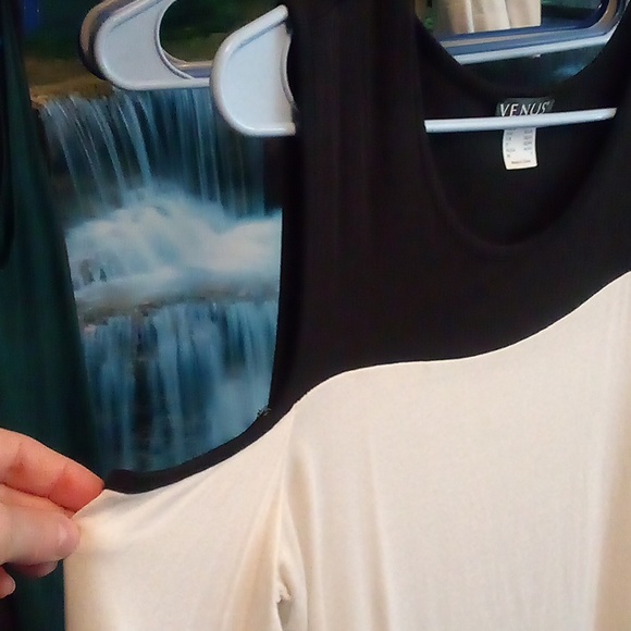 Venus small top, but fits Medium - Picture 5 of 11